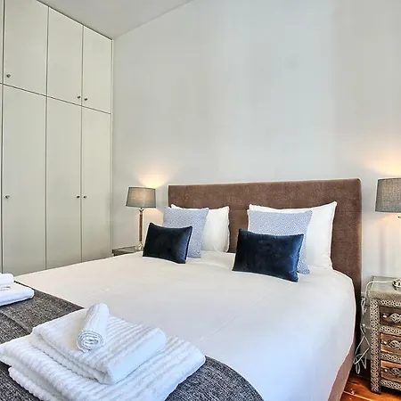 Myplacelisbon - Luxury Trindade Iii דירה ליסבון