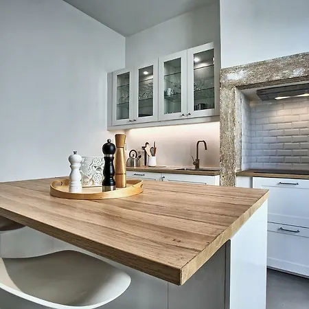 Апартаменты Myplacelisbon - Luxury Trindade Iii